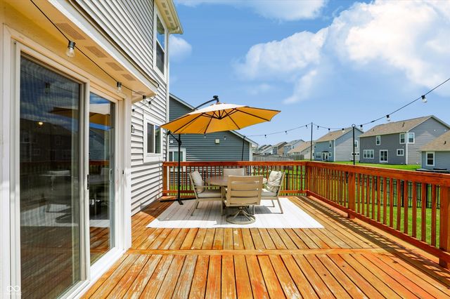 5521 Woods Pointe Drive, Mccordsville, IN 46055