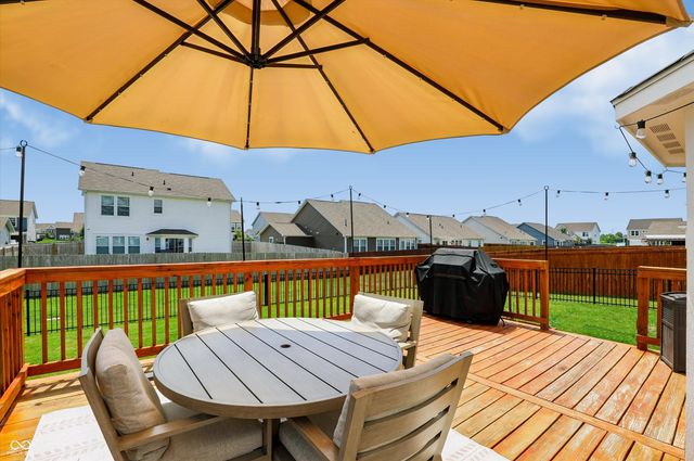 5521 Woods Pointe Drive, Mccordsville, IN 46055