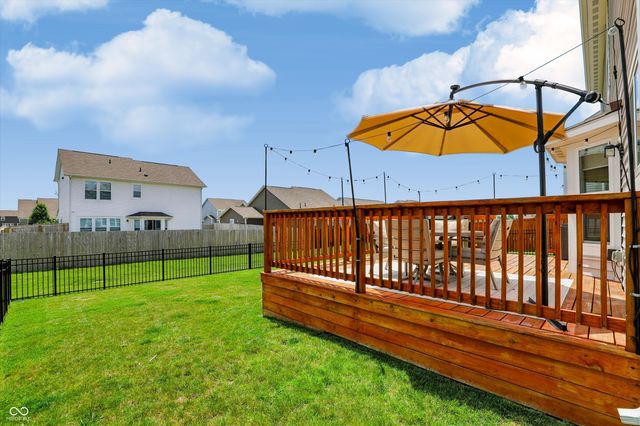 5521 Woods Pointe Drive, Mccordsville, IN 46055