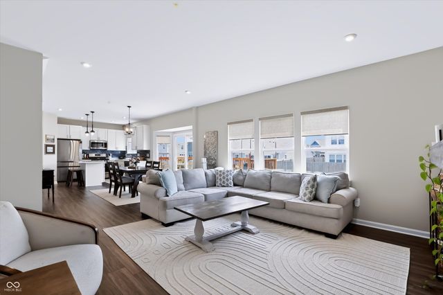 5521 Woods Pointe Drive, Mccordsville, IN 46055