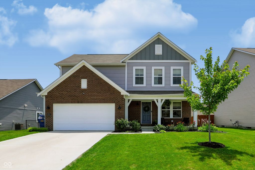 5521 Woods Pointe Drive, Mccordsville, IN 46055