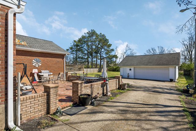 929 Lemont Dr, Nashville, TN 37216