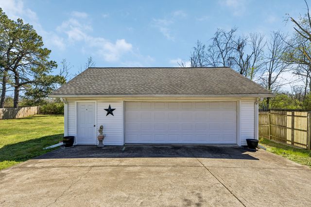 929 Lemont Dr, Nashville, TN 37216