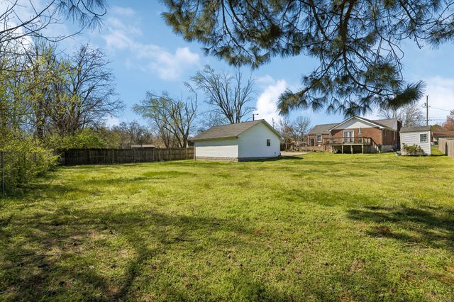 929 Lemont Dr, Nashville, TN 37216