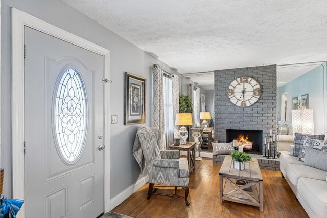 929 Lemont Dr, Nashville, TN 37216