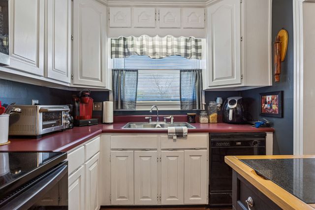 929 Lemont Dr, Nashville, TN 37216