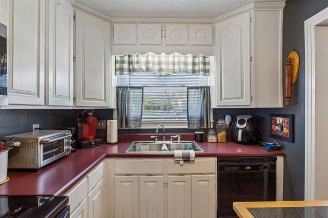 929 Lemont Dr, Nashville, TN 37216