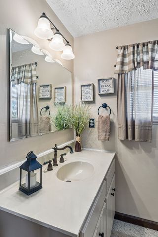 929 Lemont Dr, Nashville, TN 37216