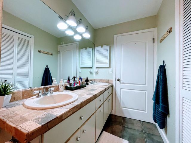 1701 NW 97th Terrace, Plantation, FL 33322