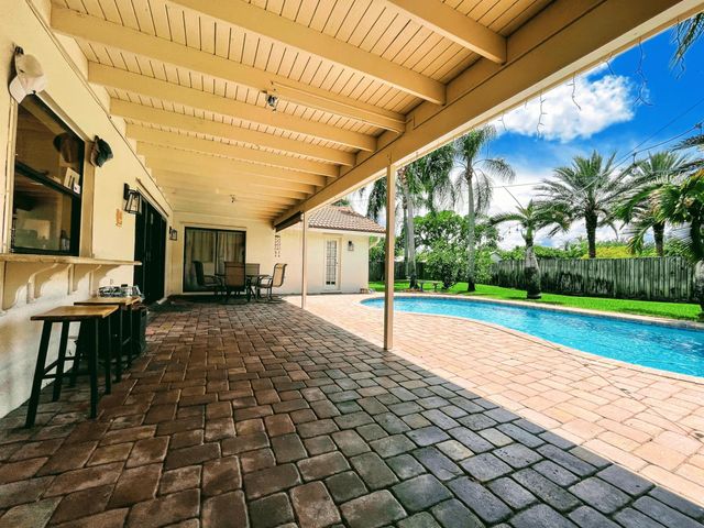 1701 NW 97th Terrace, Plantation, FL 33322