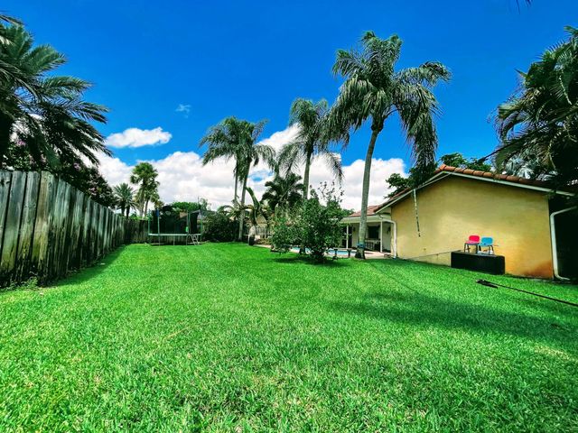 1701 NW 97th Terrace, Plantation, FL 33322