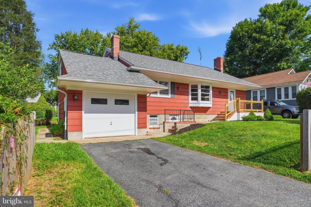 Image 1 of property listing at 118 CITY VIEW AVE, Westminster, MD 21157