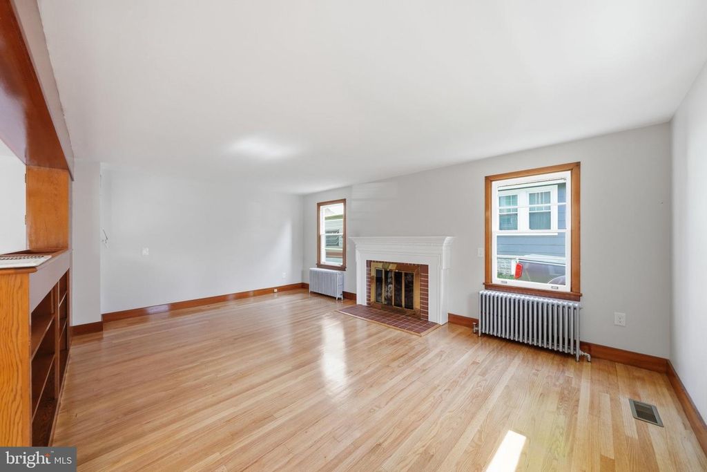 Image 10 of property listing at 118 CITY VIEW AVE, Westminster, MD 21157