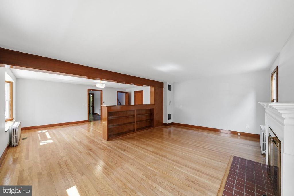 Image 12 of property listing at 118 CITY VIEW AVE, Westminster, MD 21157