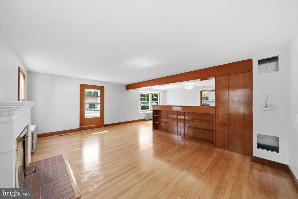 Image 13 of property listing at 118 CITY VIEW AVE, Westminster, MD 21157