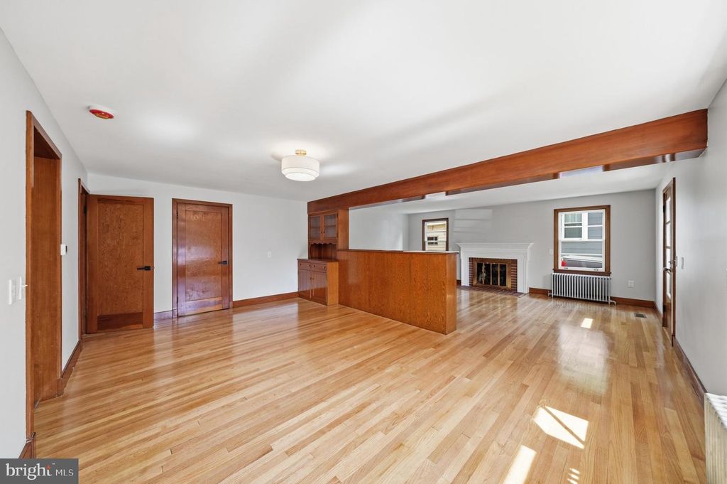 Image 14 of property listing at 118 CITY VIEW AVE, Westminster, MD 21157