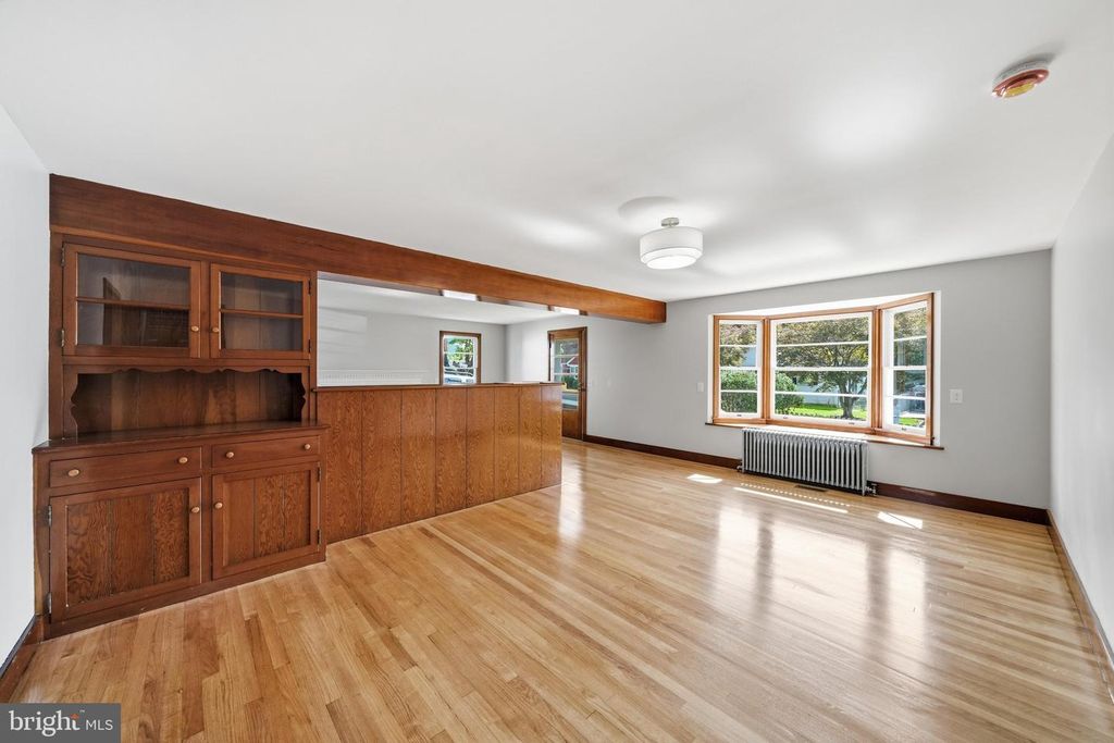 Image 15 of property listing at 118 CITY VIEW AVE, Westminster, MD 21157