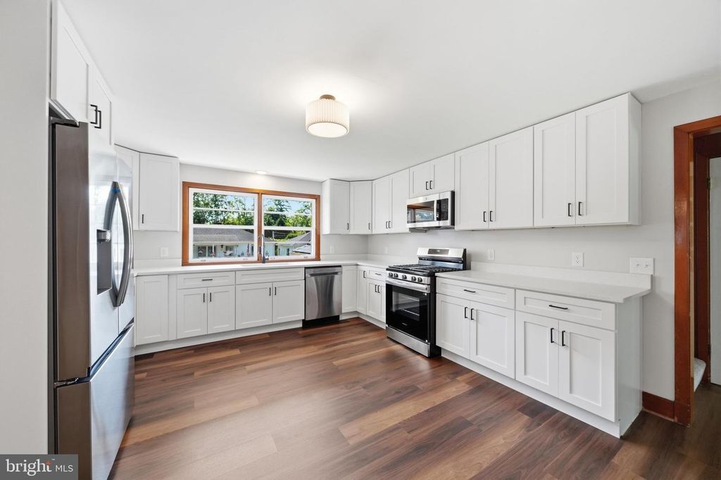 Image 21 of property listing at 118 CITY VIEW AVE, Westminster, MD 21157