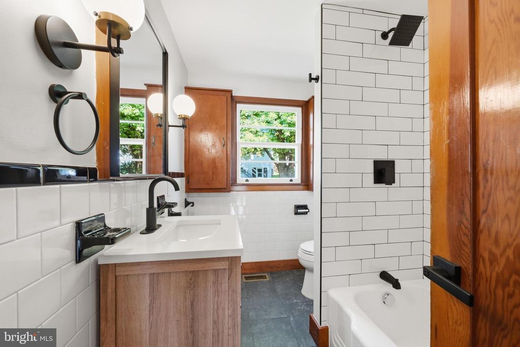 Image 36 of property listing at 118 CITY VIEW AVE, Westminster, MD 21157