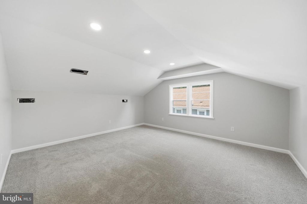 Image 40 of property listing at 118 CITY VIEW AVE, Westminster, MD 21157