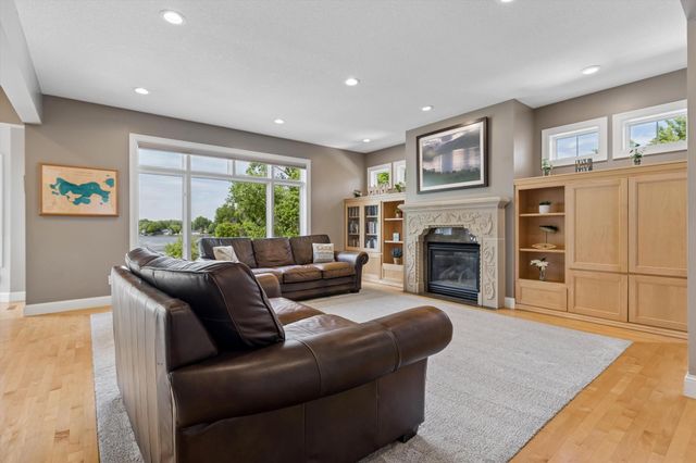 1496 Bluebill Bay Road, Burnsville, MN 55306