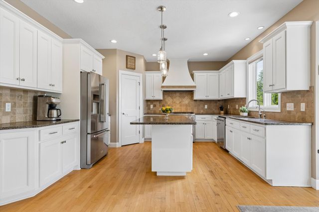 1496 Bluebill Bay Road, Burnsville, MN 55306