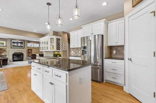 1496 Bluebill Bay Road, Burnsville, MN 55306