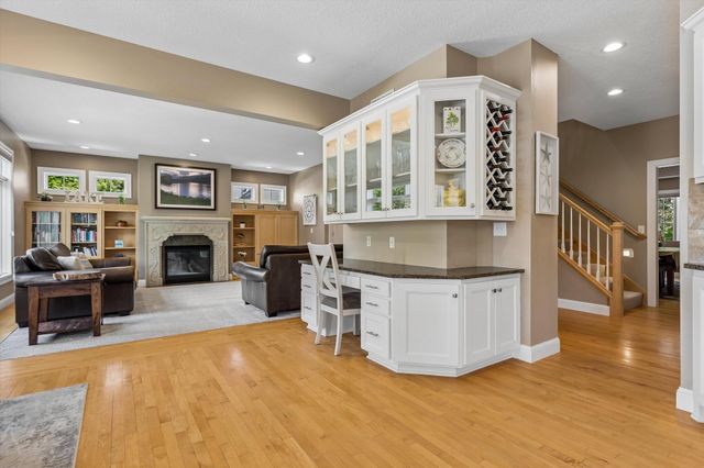 1496 Bluebill Bay Road, Burnsville, MN 55306