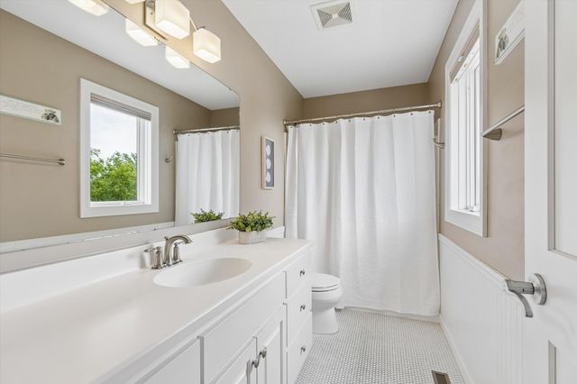 1496 Bluebill Bay Road, Burnsville, MN 55306