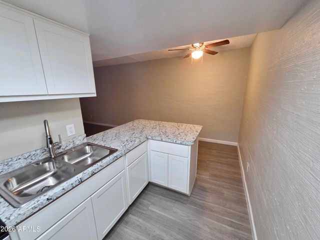 3416 N 44TH Street 18, Phoenix, AZ 85018