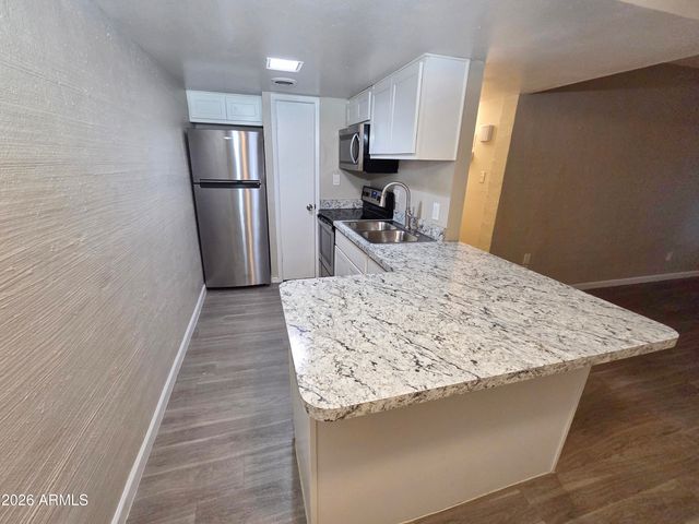 3416 N 44TH Street 18, Phoenix, AZ 85018