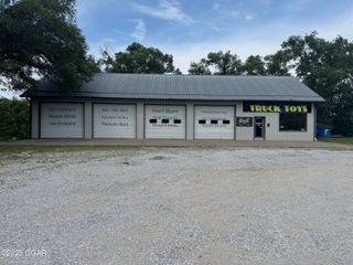 7257 GATEWAY DR, Joplin, MO 64804