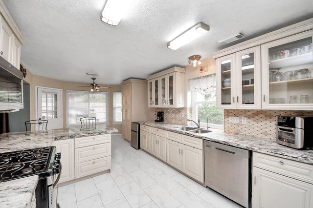 3927 Village Well Drive, Humble, TX 77396