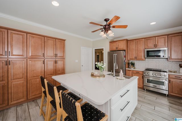 7000 SHADY OAKS LANE, Trussville, AL 35173