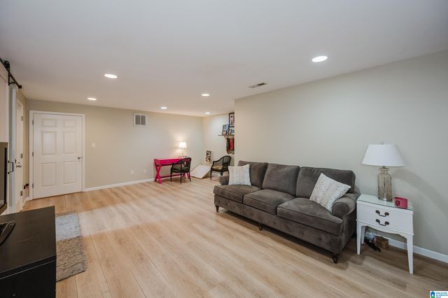 7000 SHADY OAKS LANE, Trussville, AL 35173