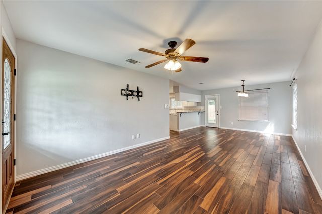 408 N Walnut Street, Roanoke, TX 76262