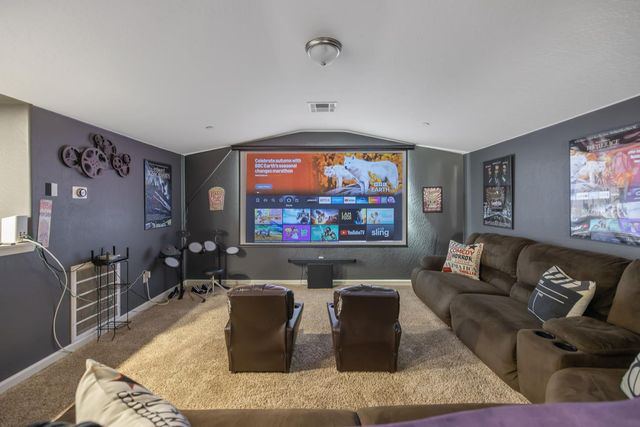 6428 W Oriole Avenue, Visalia, CA 93291