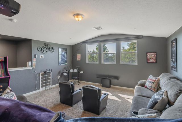 6428 W Oriole Avenue, Visalia, CA 93291