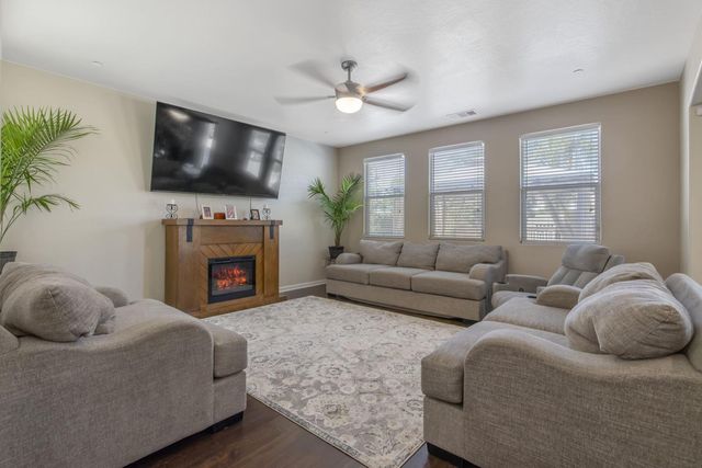 6428 W Oriole Avenue, Visalia, CA 93291