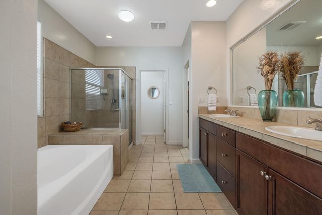 6428 W Oriole Avenue, Visalia, CA 93291