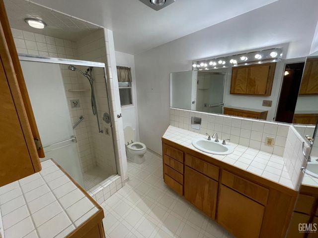 6212 Bel Aire Way, Bakersfield, CA 93309
