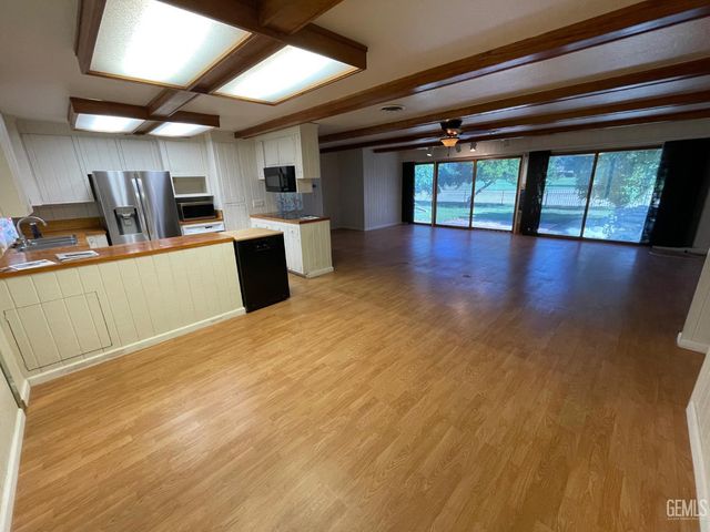 6212 Bel Aire Way, Bakersfield, CA 93309