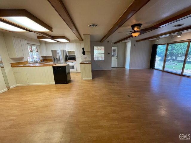 6212 Bel Aire Way, Bakersfield, CA 93309