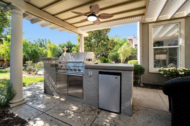 7068 Hearst Dr, El Dorado Hills, CA 95762