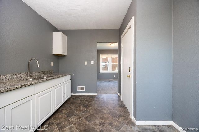 3795 Kendall Street, Detroit, MI 48238