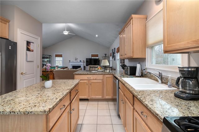 5 Hazelton Lane, South Kingstown, RI 02892