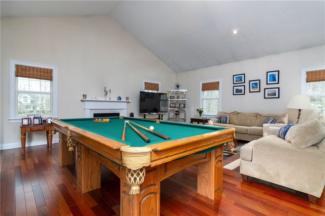 5 Hazelton Lane, South Kingstown, RI 02892