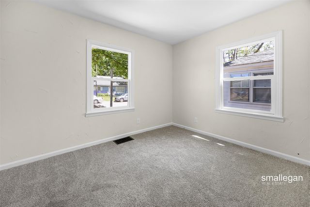 885 Oak Avenue, Muskegon, MI 49442