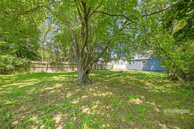 885 Oak Avenue, Muskegon, MI 49442
