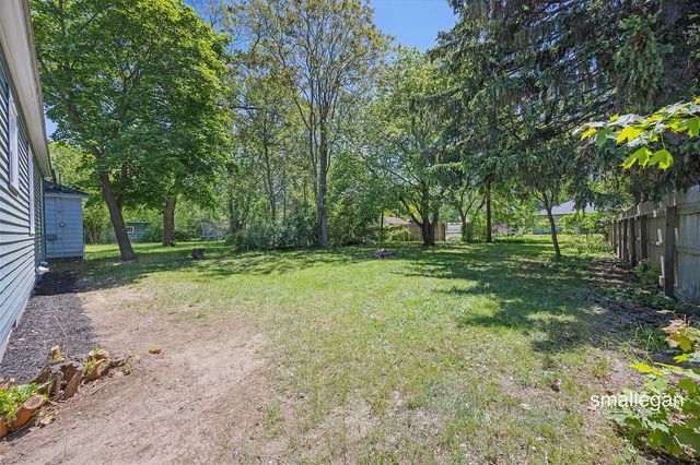 885 Oak Avenue, Muskegon, MI 49442